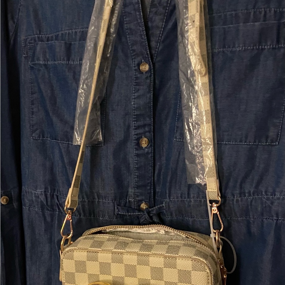Checker Crossbody Bag with Gold Detail - Picture 2 of 6